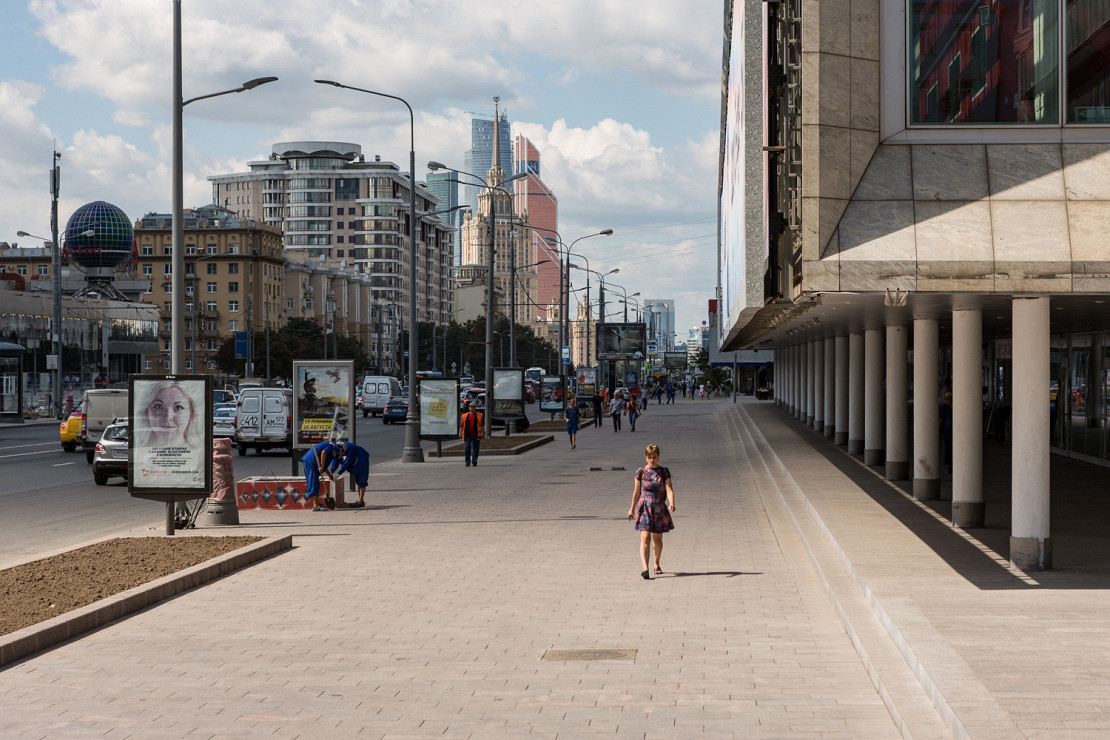 Октябрь арбат москва. Новый Арбат 2007. Новый Арбат 1988. Новый Арбат после реконструкции. Новый Арбат 2000 е.