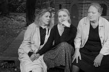 Три сестры – афиша