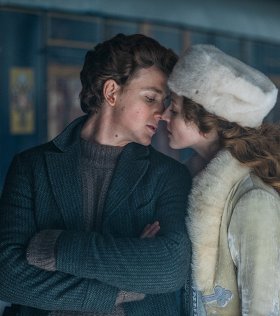 Кинопремьеры недели: «Назад в будущее», «Неадекватные люди-2», «Кровные узы» и «Серебряные коньки»