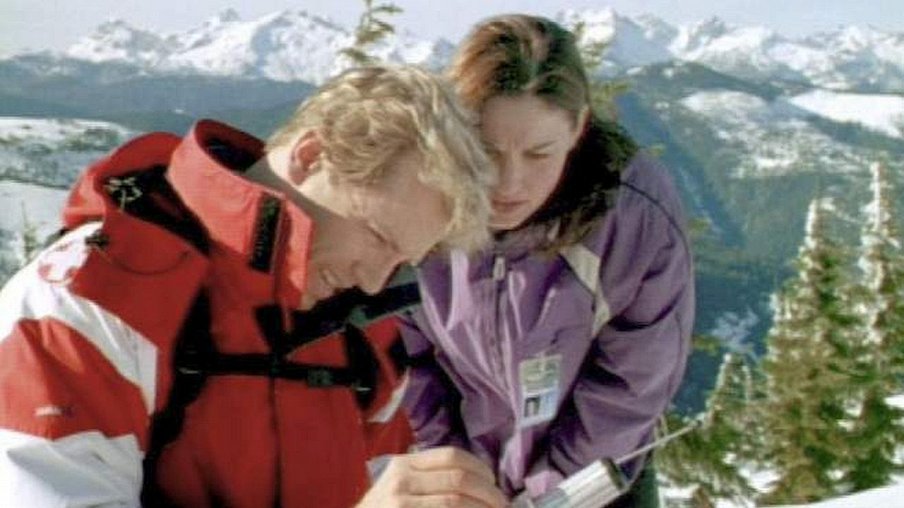 Долина лавин фильм 2001. Долина лавин. Долина лавин фильм. Лавина фильм 2001. Фильм лавина 1996.