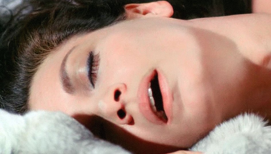 Кино: «Ящерица в женской коже» Кино: «Ящерица в женской коже»