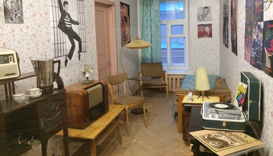 Выставки: Коммунальный рай, или Близкие поневоле. Очерки из жизни ленинградской коммунальной квартиры Выставки: Коммунальный рай, или Близкие поневоле. Очерки из жизни ленинградской коммунальной квартиры