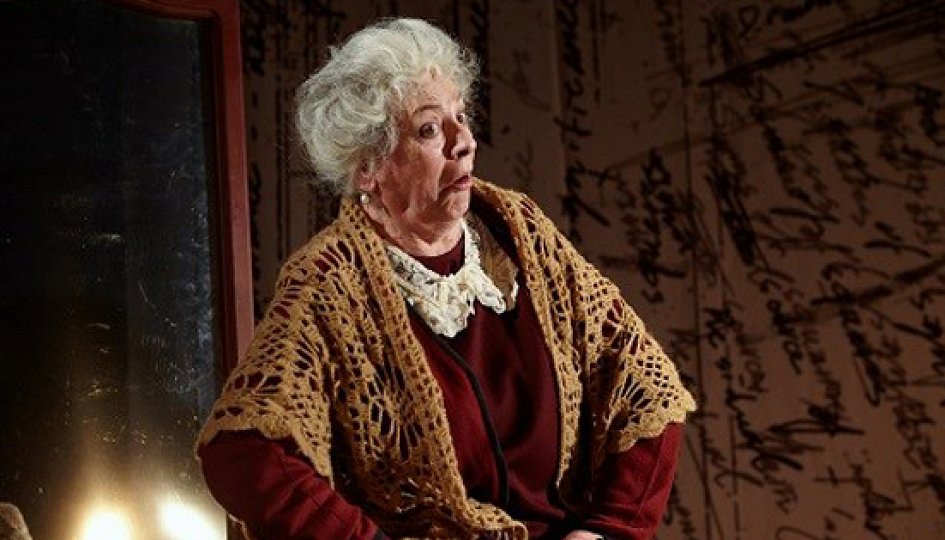 Театр: Фаина. Птица, парящая в клетке Театр: Фаина. Птица, парящая в клетке