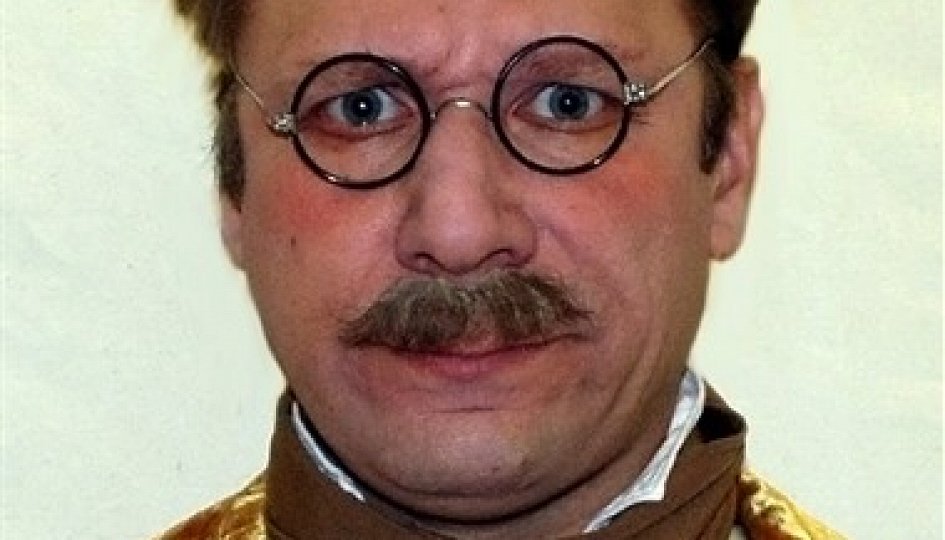 Олег Сушков
