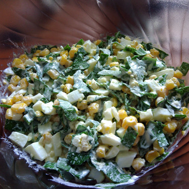 Рецепт Салат из черемши и кукурузы