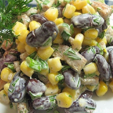 Рецепт Салат с фасолью, кукурузой и сухариками