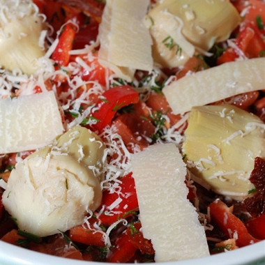 Рецепт Поджаренные томаты с артишоками и хрустящим пармезаном