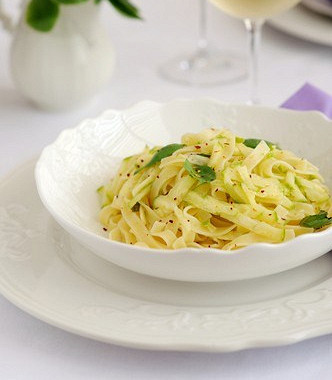 Рецепт Спагетти с молодым картофелем и цукини