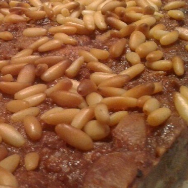Рецепт «Торта ди пане» – сладкий пирог из старого хлеба, изюма, какао и орехов