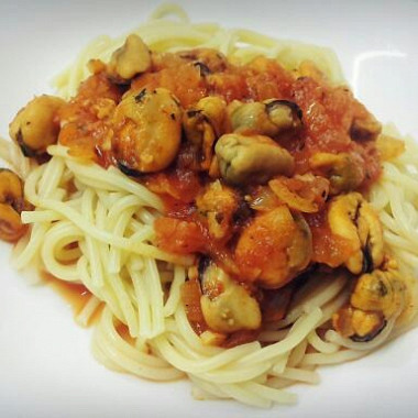 Рецепт Спагетти с мидиями в томатном соусе