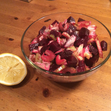Рецепт Февральский салат со свеклой и сельдереем