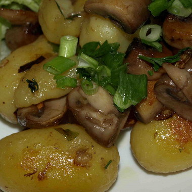 Рецепт Картофель по‑деревенски с грибами