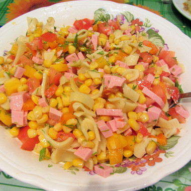Рецепт Итальянский салат с овощами, ветчиной и сыром