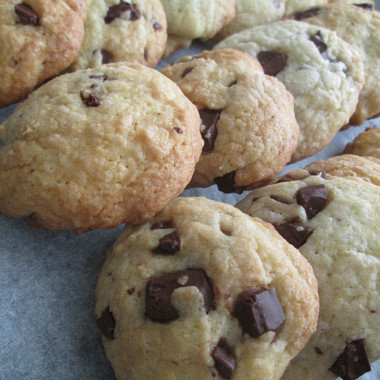 Фото рецепт Американское печенье с шоколадной крошкой (Сhocolate chip cookies)