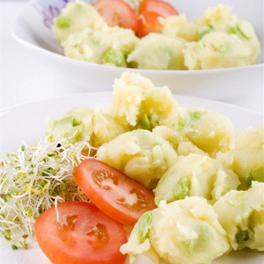 Рецепт Салат из молодого картофеля с луком-шалотом и заправкой из уксуса и оливкового масла