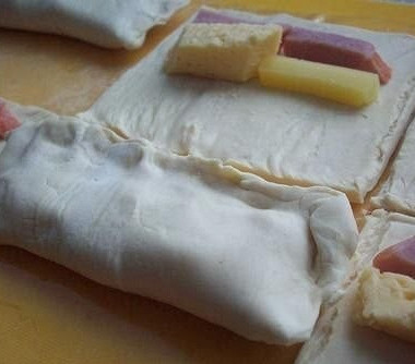Рецепт Слоеные булочки с сыром и мясом