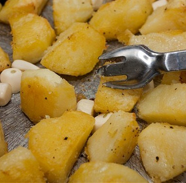 Рецепт Запеченный картофель с чесноком и лимоном
