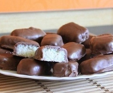 Рецепт Сливочные баунти в молочном шоколаде