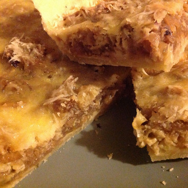 Рецепт Пирог из карамелизованного лука с сыром