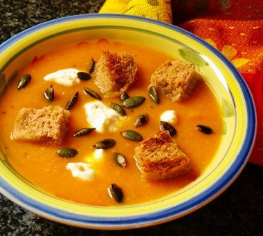 Рецепт Тыквенный крем-суп с крутонами и тыквенными семечками