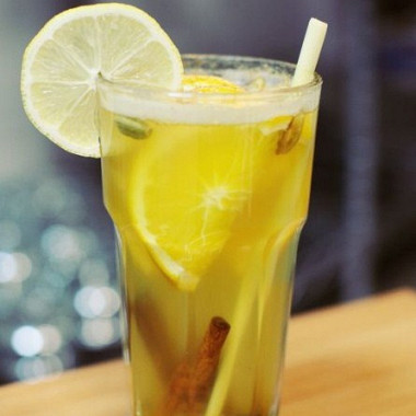 Рецепт Согревающий пунш с имбирем и лимонным сорго