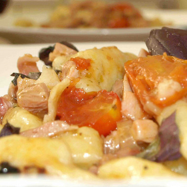 Рецепт Картофельные ньокки (клецки) с помидорами черри и копченой курицей