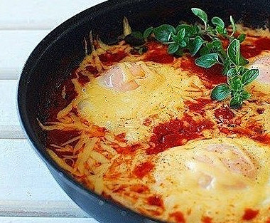 Рецепт Яйца пашот в томатном соусе