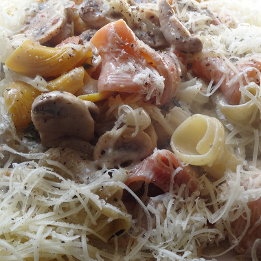 Рецепт Паста кампанеллe с грибами в соусе из рокфора