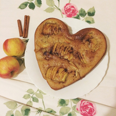 Рецепт Яблочный бисквитный пирог