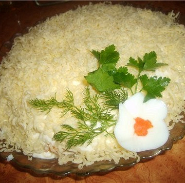 Фото рецепт Грибной салат с курицей и красной фасолью